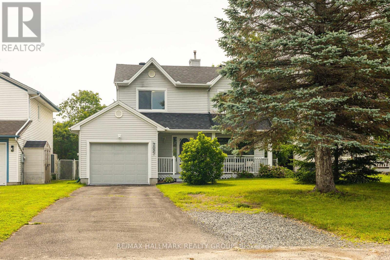 702 MALEY STREET - 2