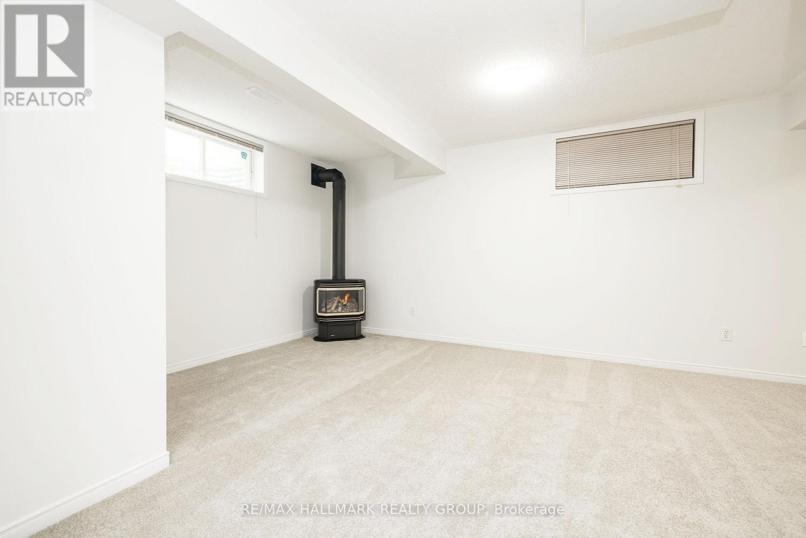 702 MALEY STREET - Image 35