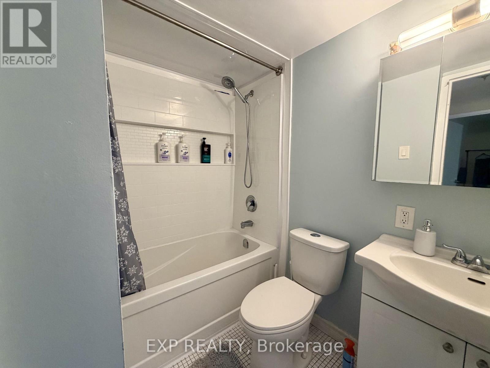 2 Bed, 1 Bath House for Rent in Ottawa – 909 – 158A MCARTHUR AVENUE, Ottawa – MLS# X13543048 - Image 12
