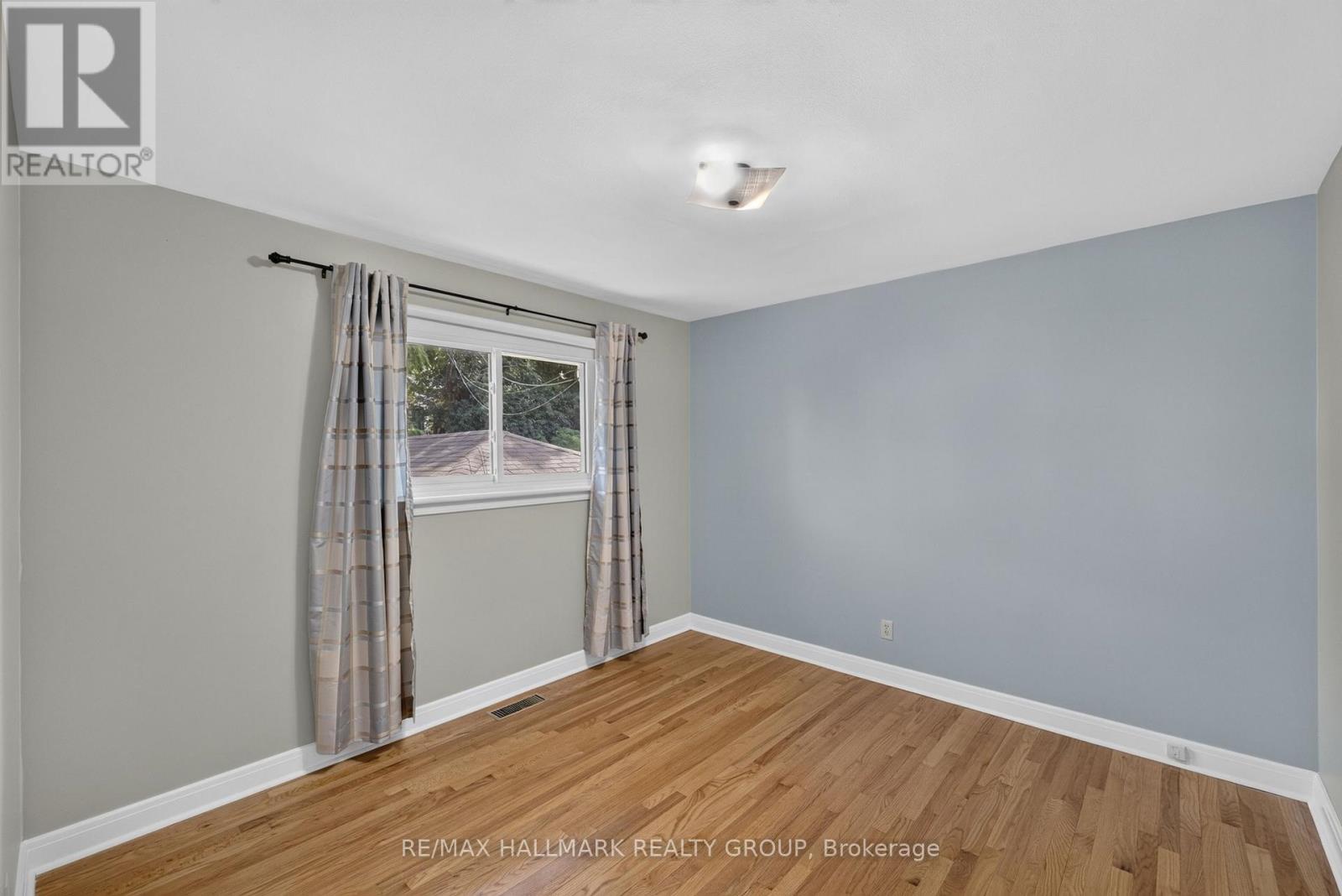 3 Bed, 2 Bath House for Sale in Ottawa – 859 DUBERRY STREET, Ottawa – MLS# X13543140 - Image 17