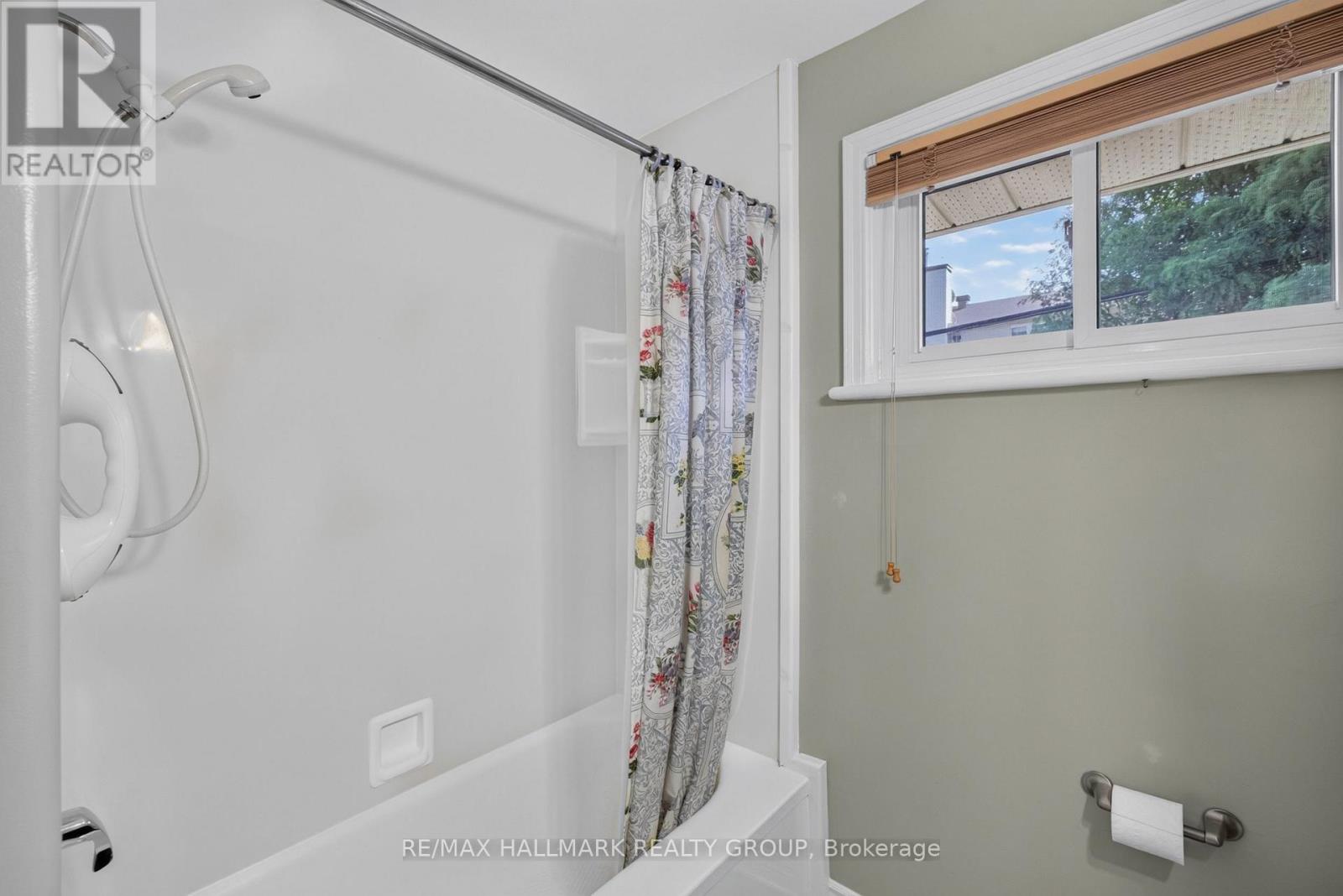 3 Bed, 2 Bath House for Sale in Ottawa – 859 DUBERRY STREET, Ottawa – MLS# X13543140 - Image 19