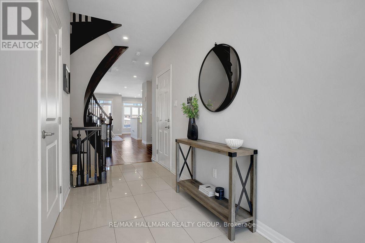 317 LYSANDER PLACE - 3