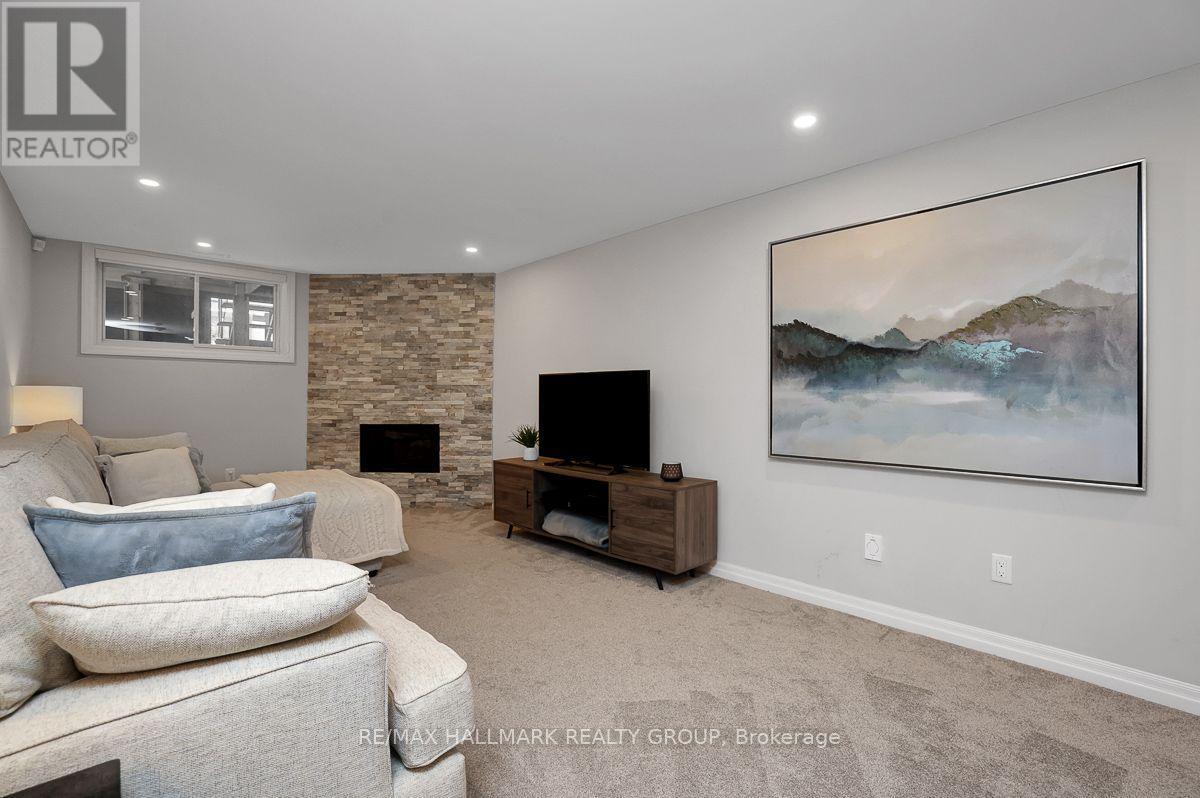 317 LYSANDER PLACE - 31