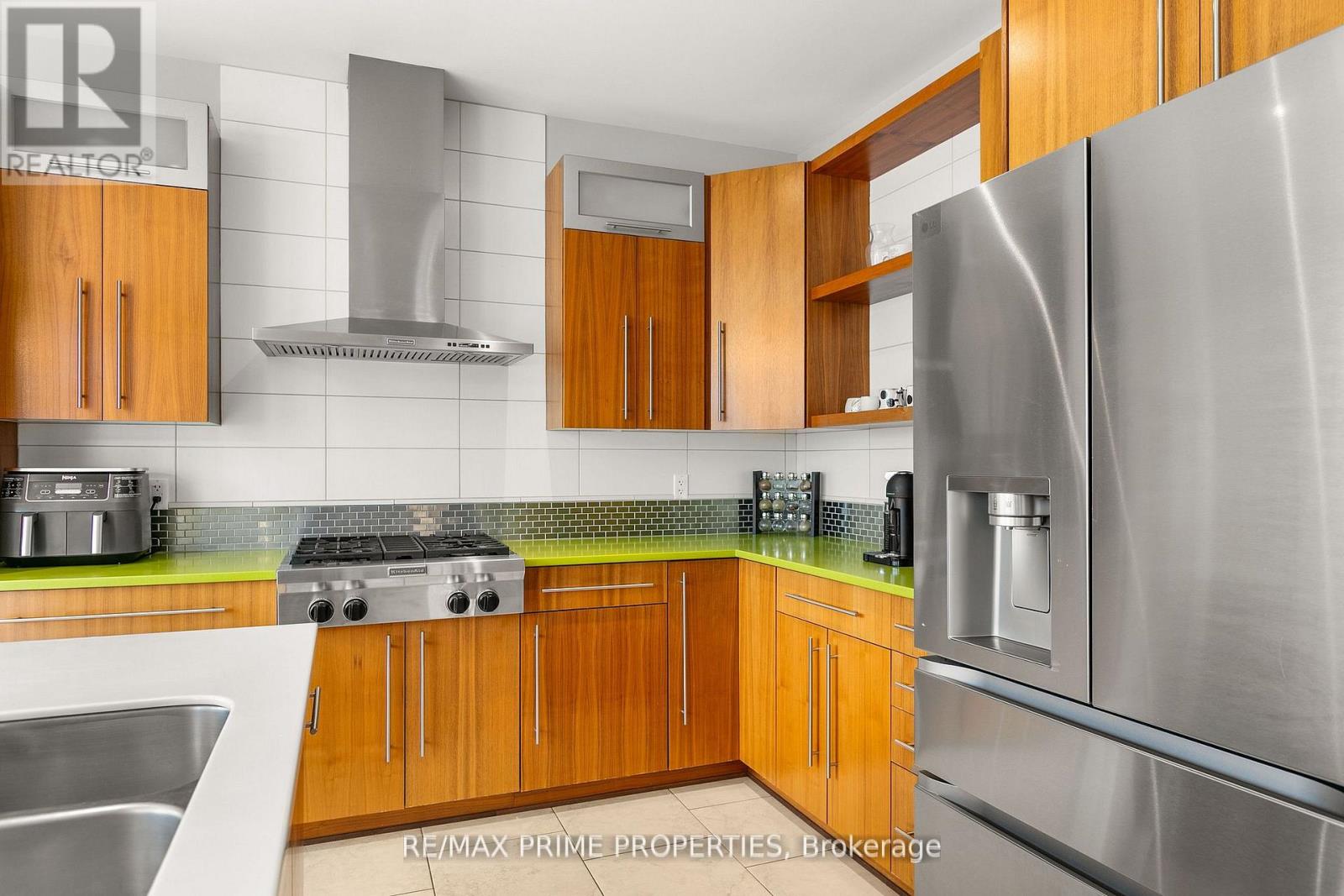 72 BRANTHAVEN STREET, Ottawa. Luxury613. By Peter Sagos - Image 16