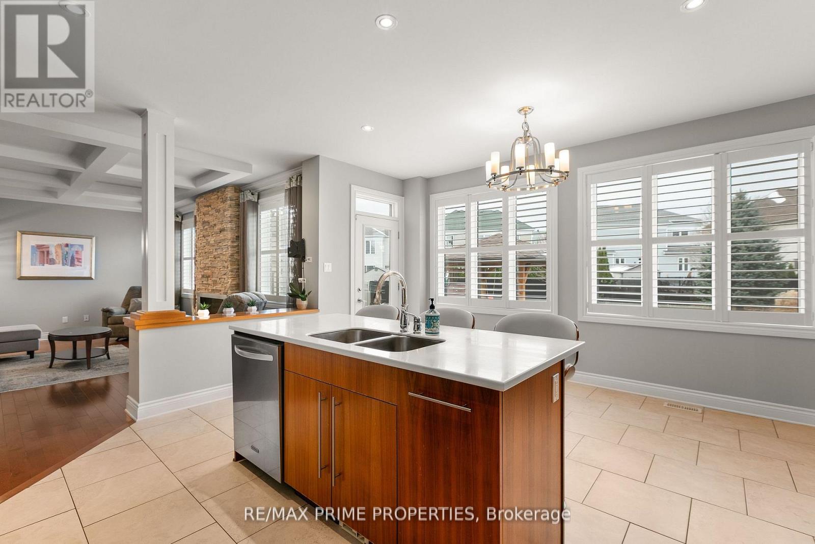 72 BRANTHAVEN STREET, Ottawa. Luxury613. By Peter Sagos - Image 18