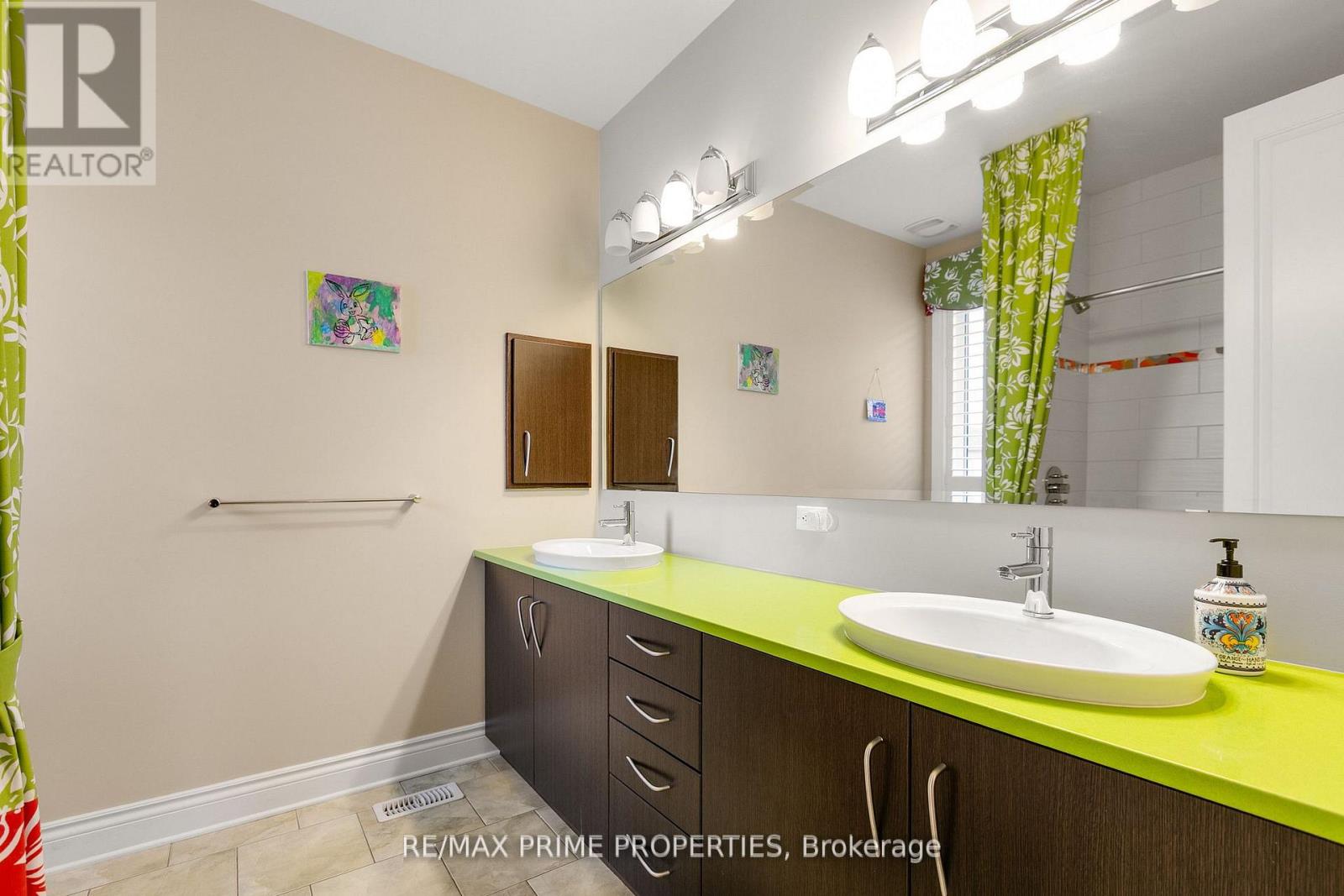 72 BRANTHAVEN STREET, Ottawa. Luxury613. By Peter Sagos - Image 20