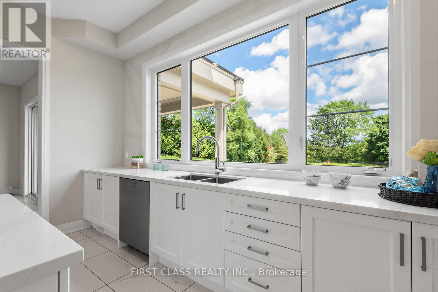 15 KENNETH CAMPBELL COURT - 10