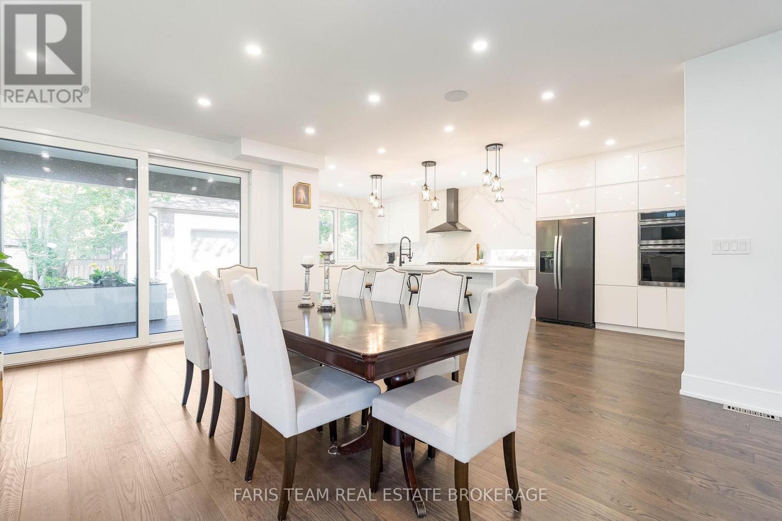 3951 ALBERTA AVENUE - 12