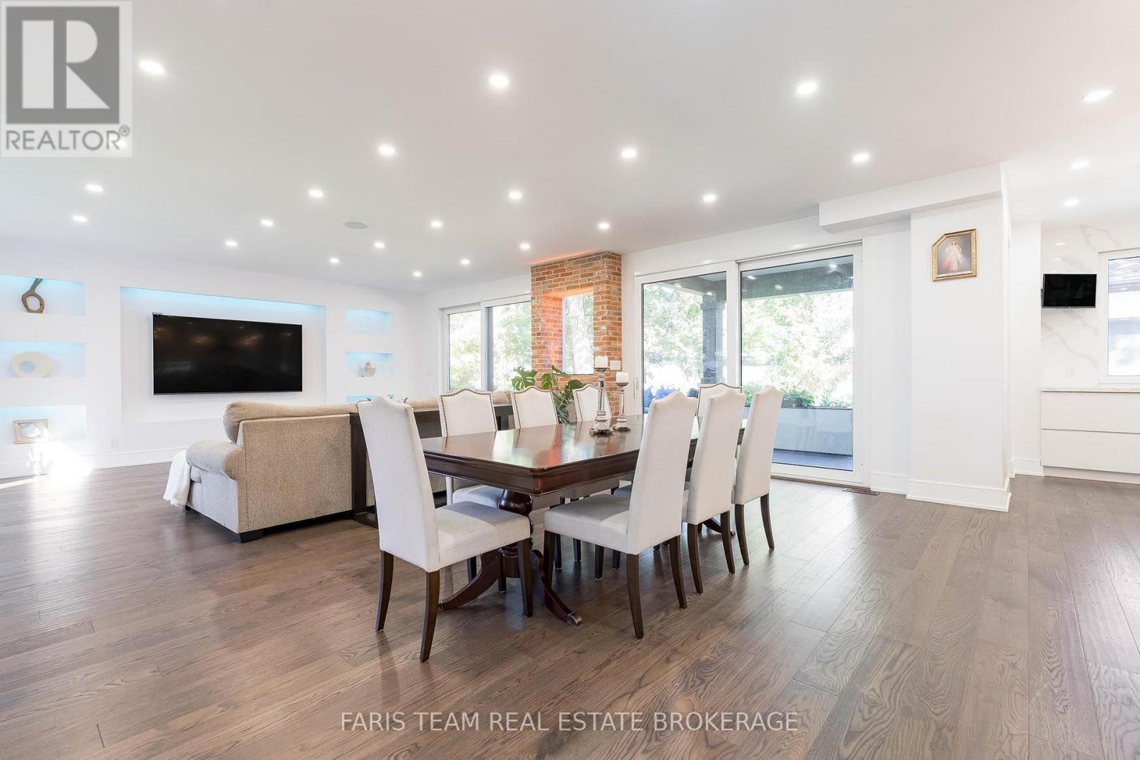 3951 ALBERTA AVENUE - 13