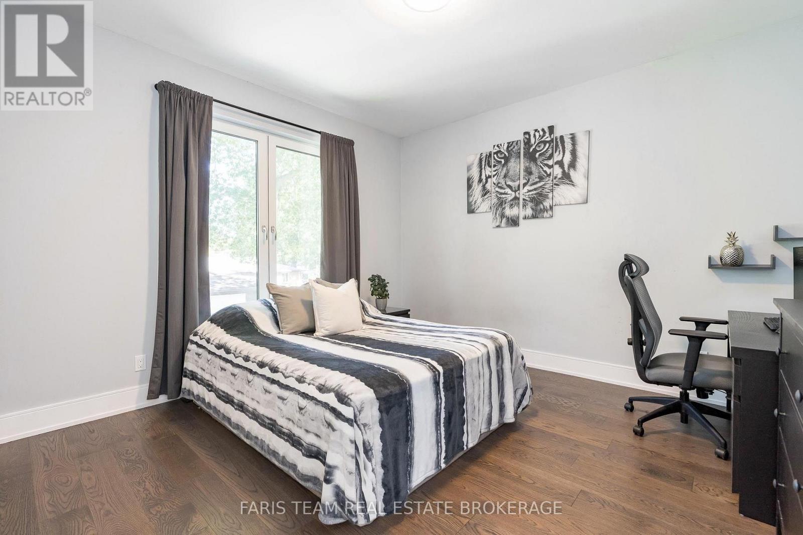 3951 ALBERTA AVENUE - 30