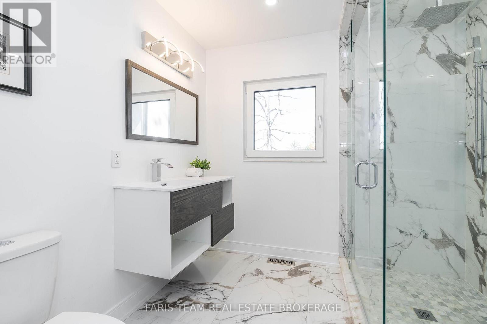 3951 ALBERTA AVENUE - 32