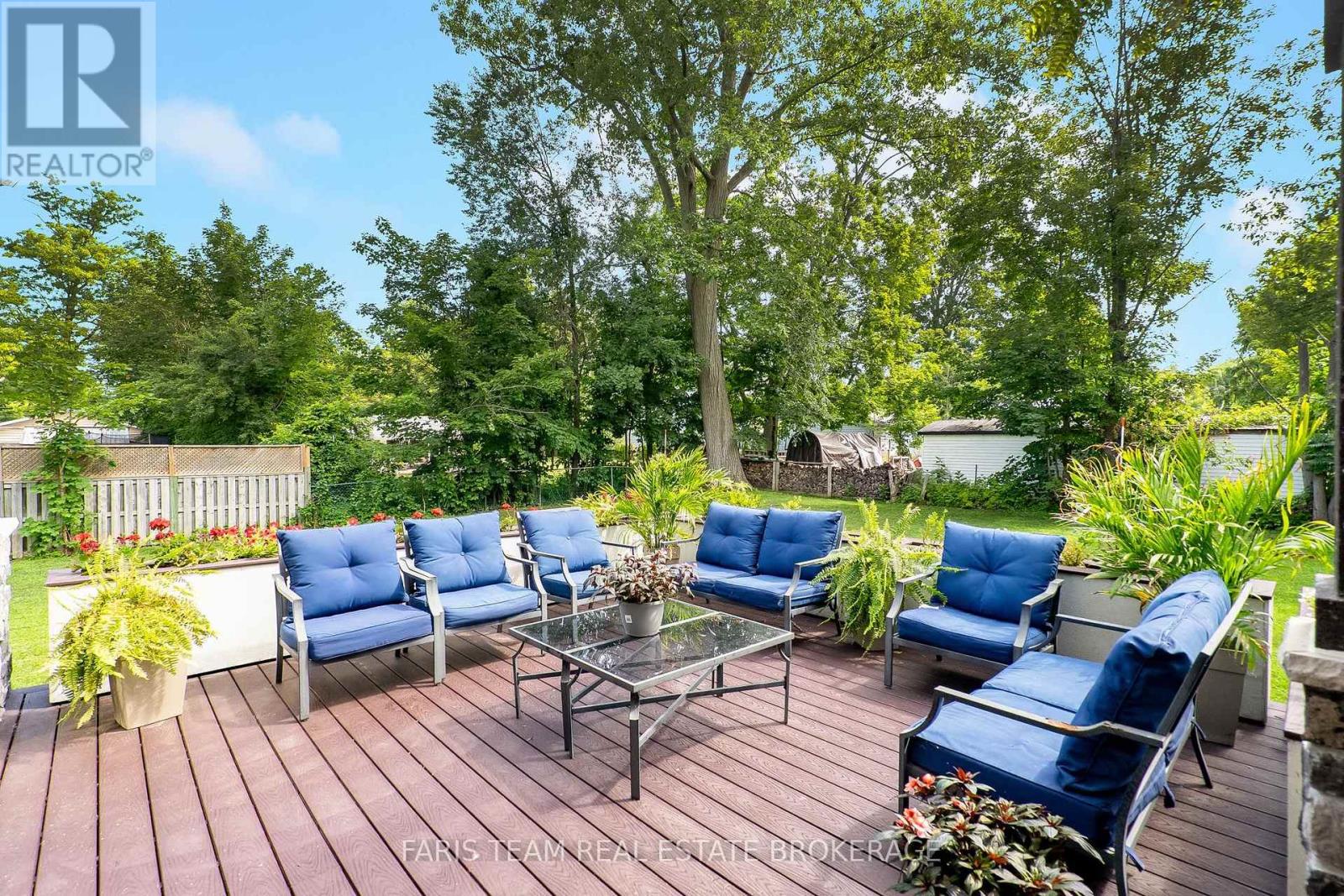 3951 ALBERTA AVENUE - 37