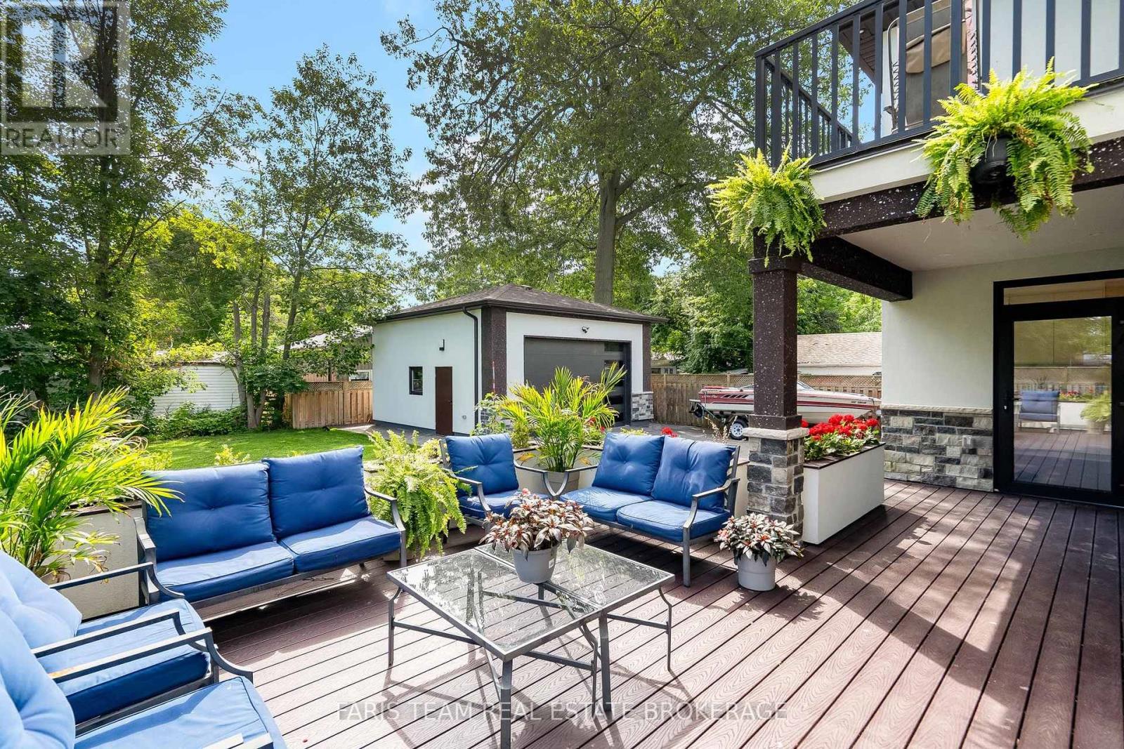 3951 ALBERTA AVENUE - 38