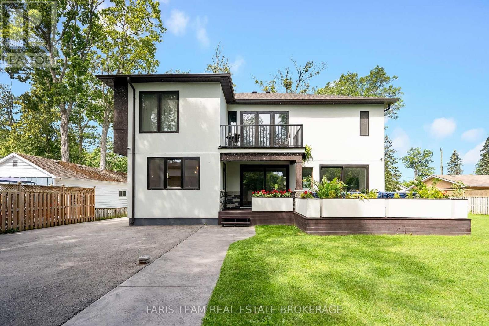 3951 ALBERTA AVENUE - 41