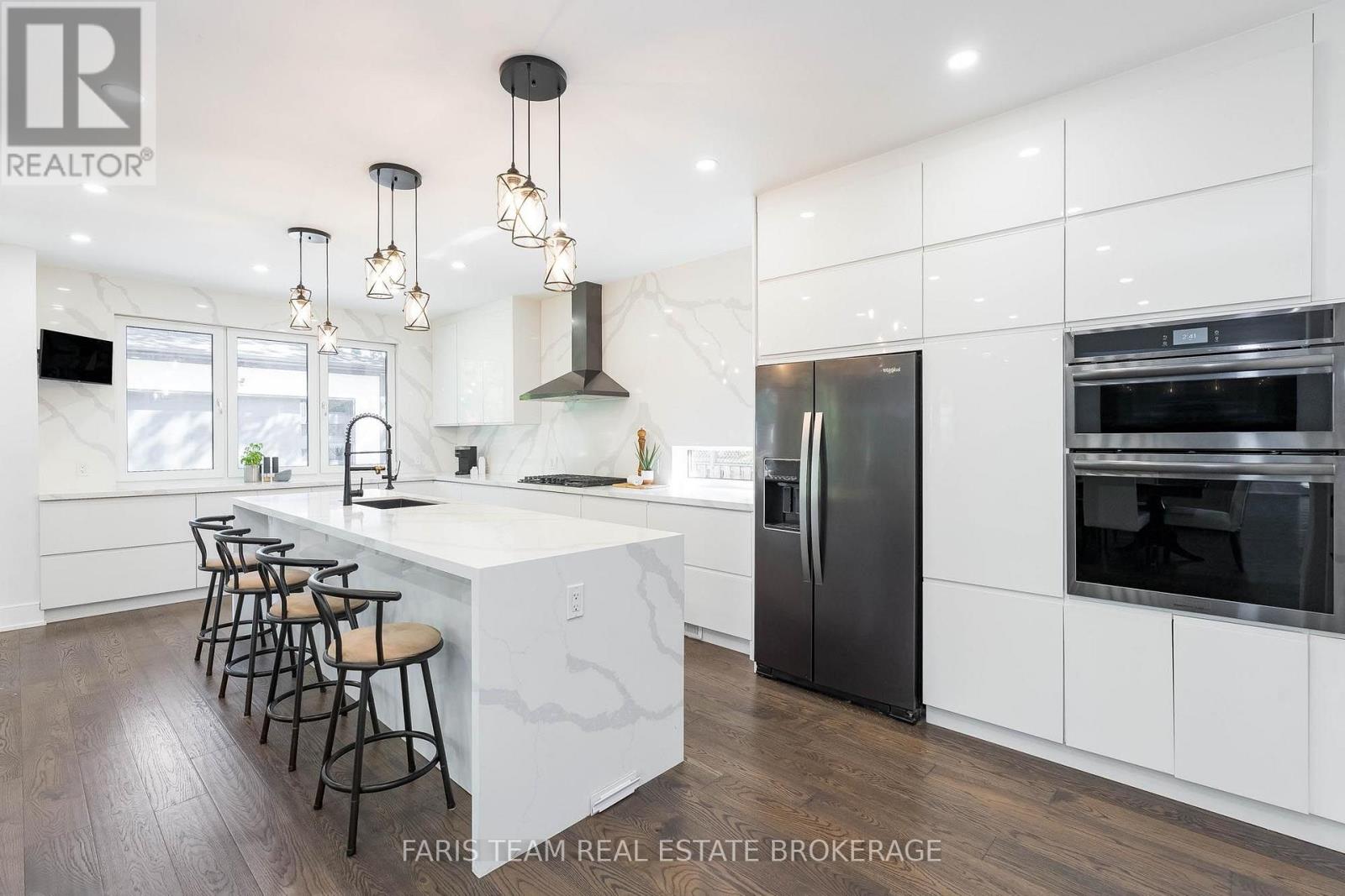 3951 ALBERTA AVENUE - 7