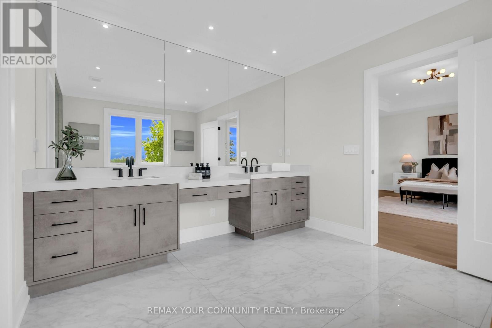 23 MENOTTI DRIVE - 42