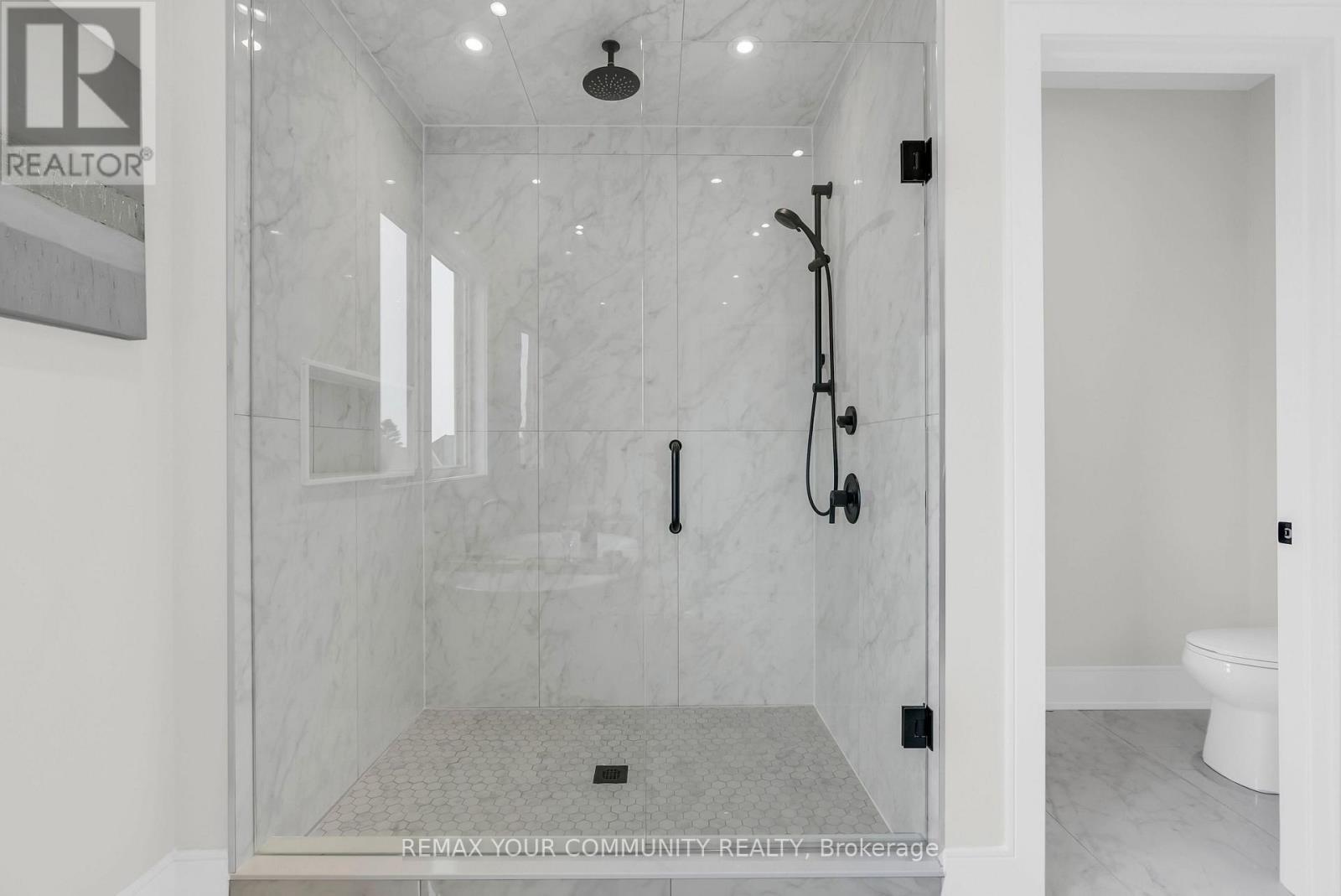 23 MENOTTI DRIVE - 44