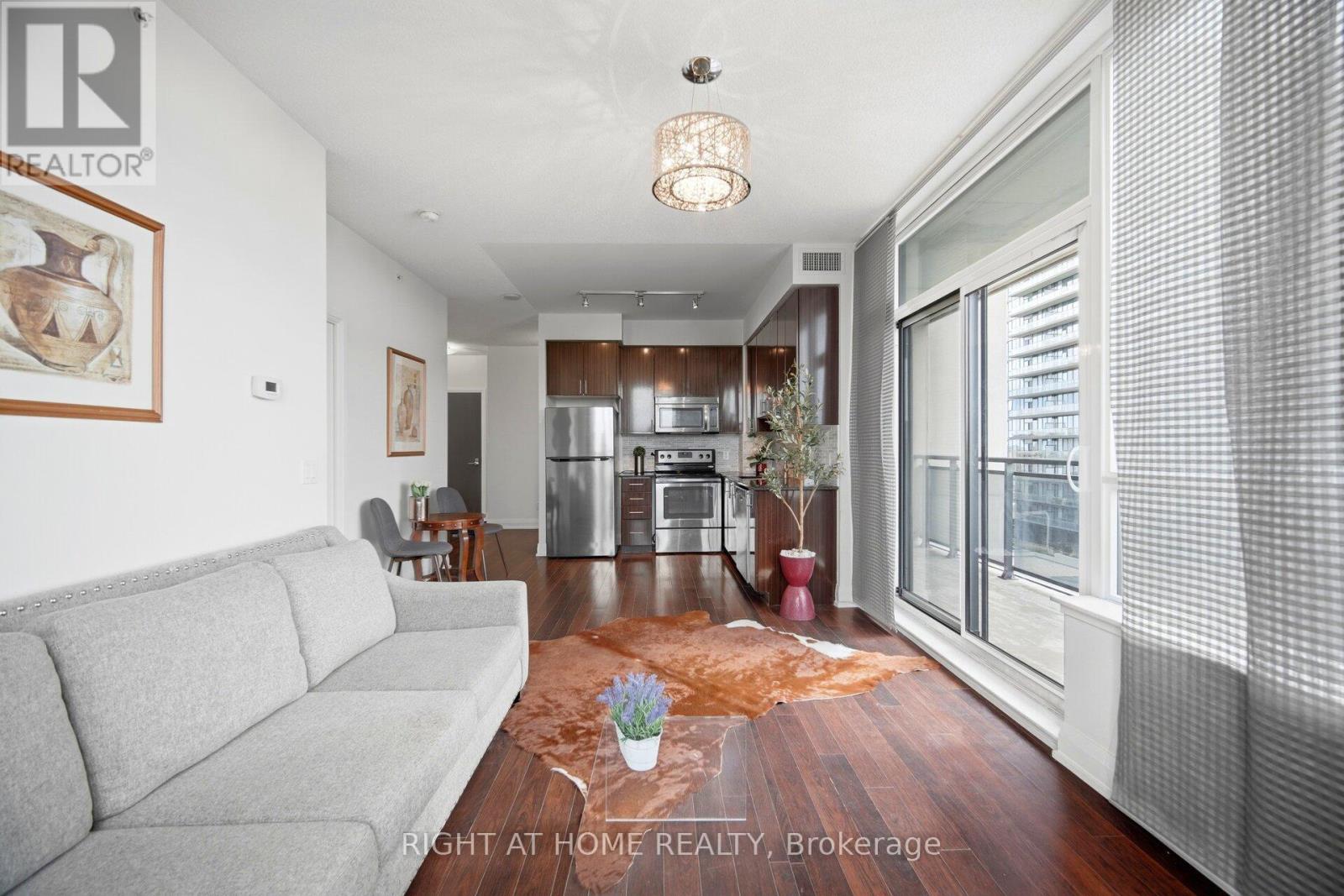 #612 85 NORTH PARK ROAD - 12