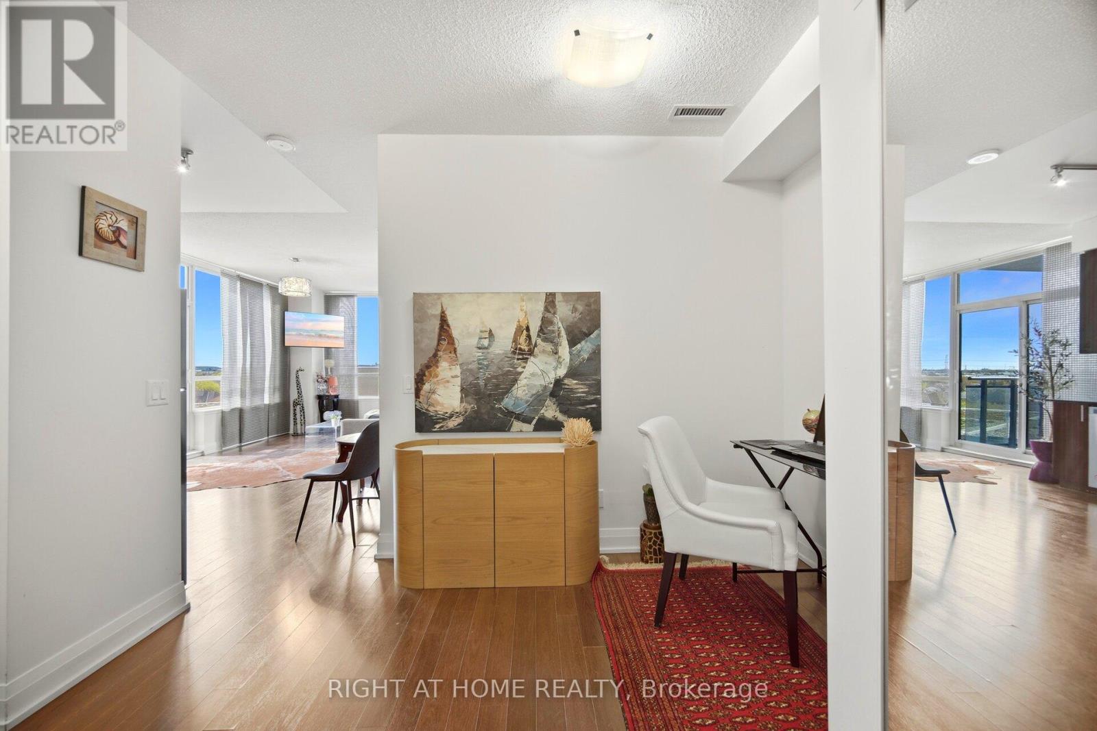 #612 85 NORTH PARK ROAD - 14