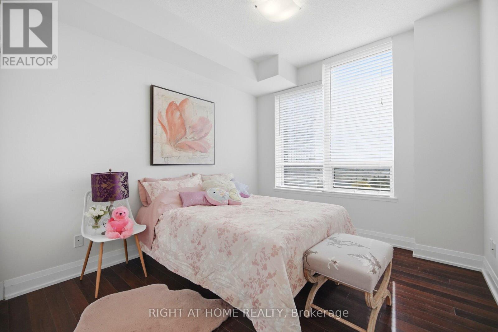 #612 85 NORTH PARK ROAD - 24