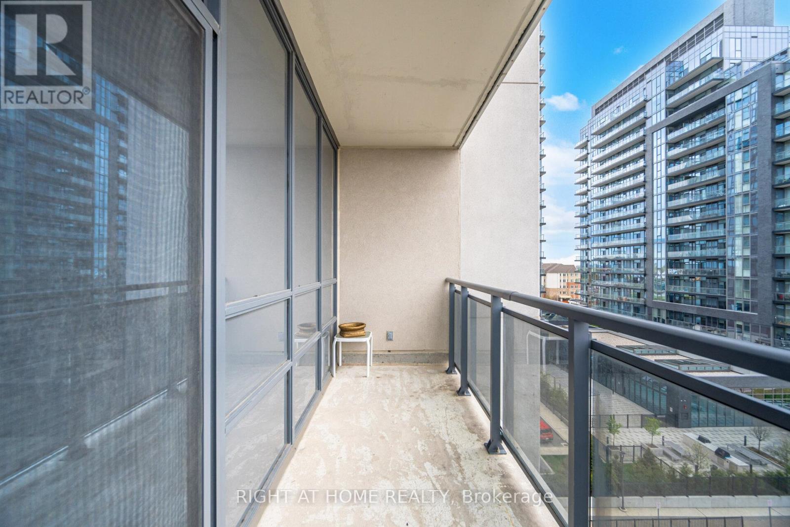 #612 85 NORTH PARK ROAD - 30