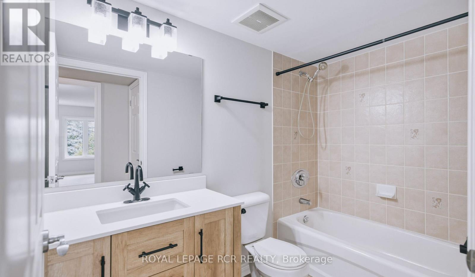 #307 32 CHURCH STREET - Image 18