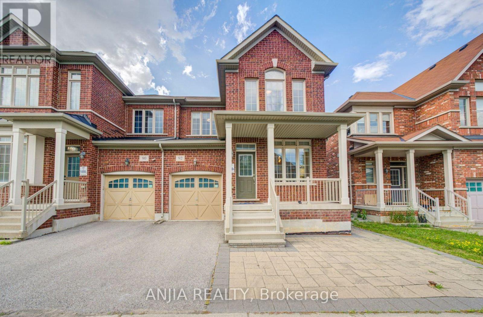 92 CAROLINA ROSE CRESCENT - 1