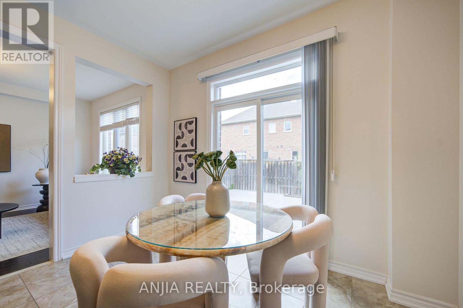 92 CAROLINA ROSE CRESCENT - 23