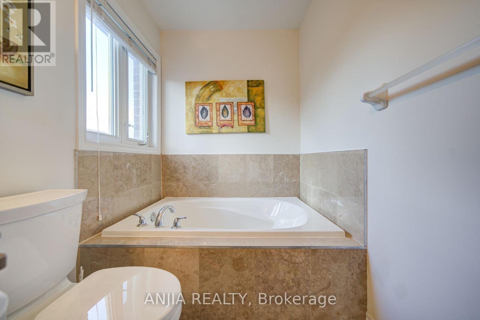 92 CAROLINA ROSE CRESCENT - 34