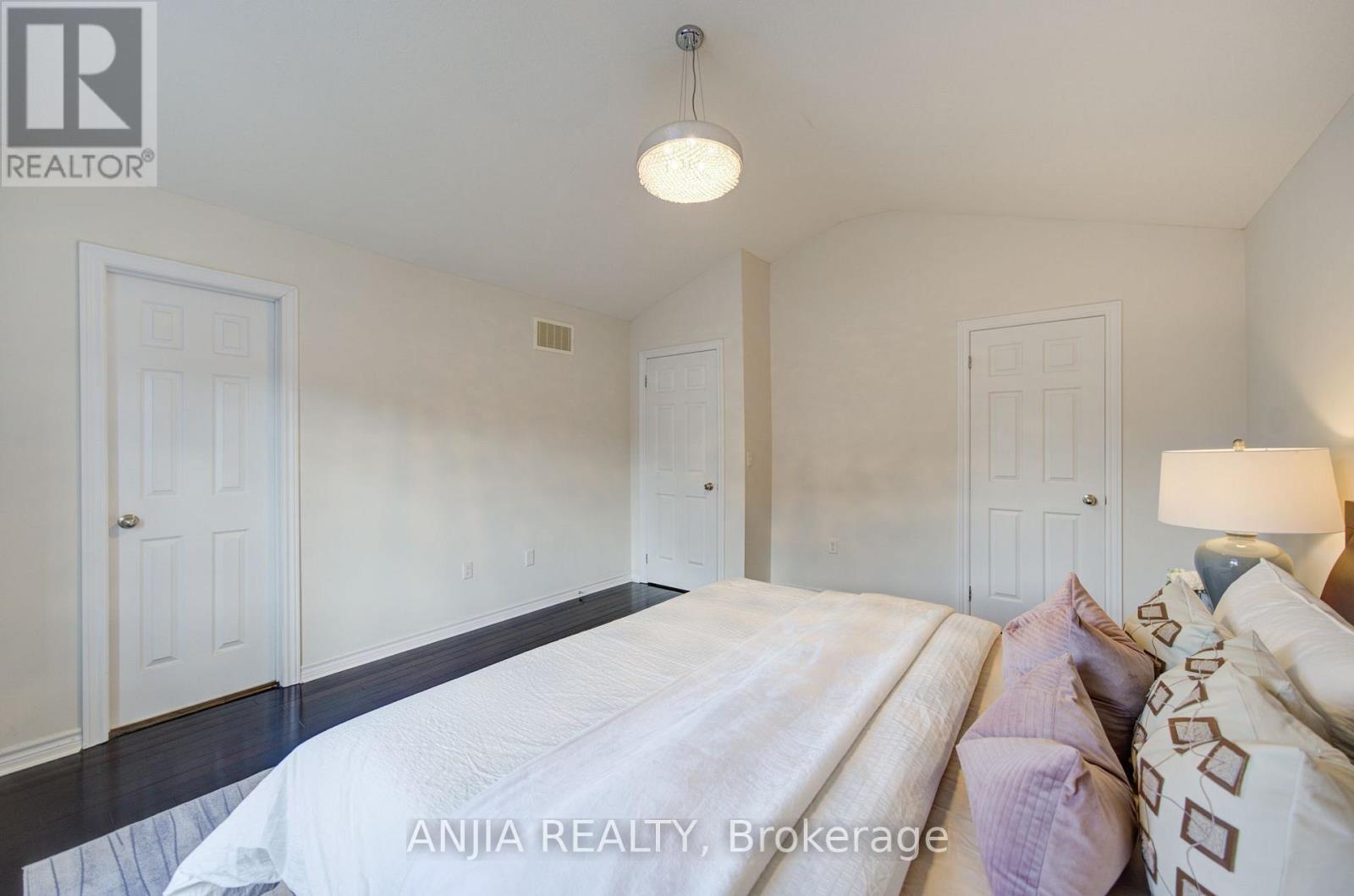92 CAROLINA ROSE CRESCENT - 39