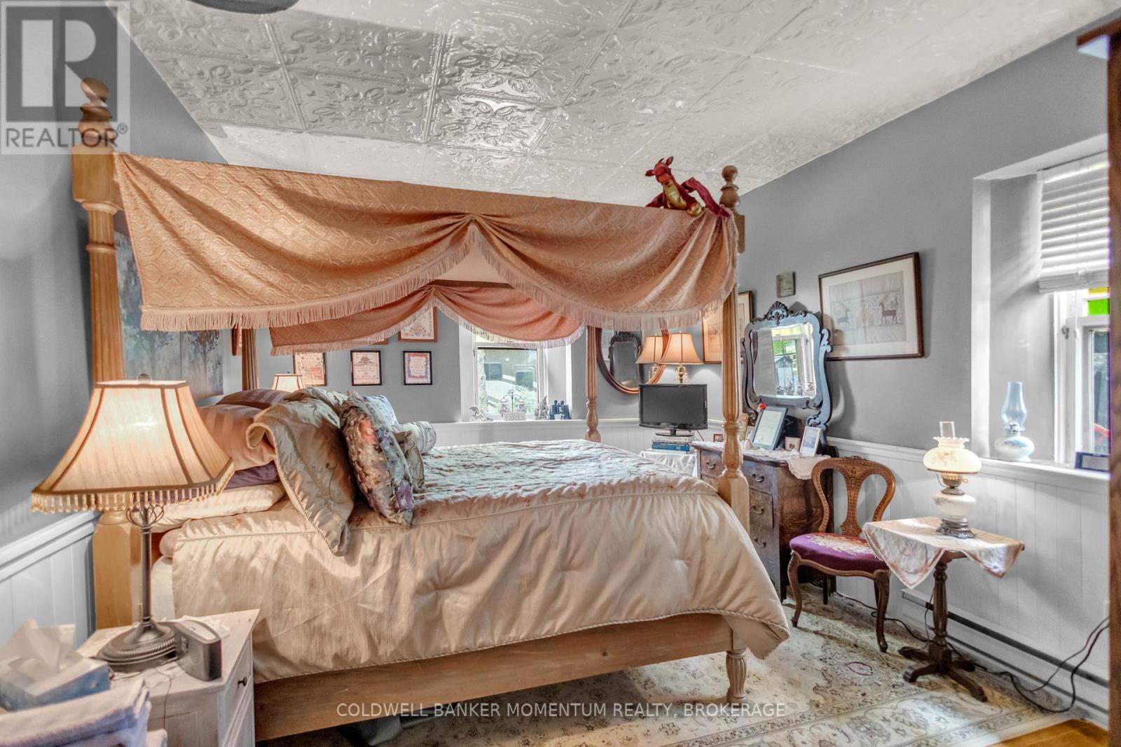 2376 EAST QUARTER LINE ROAD - 33