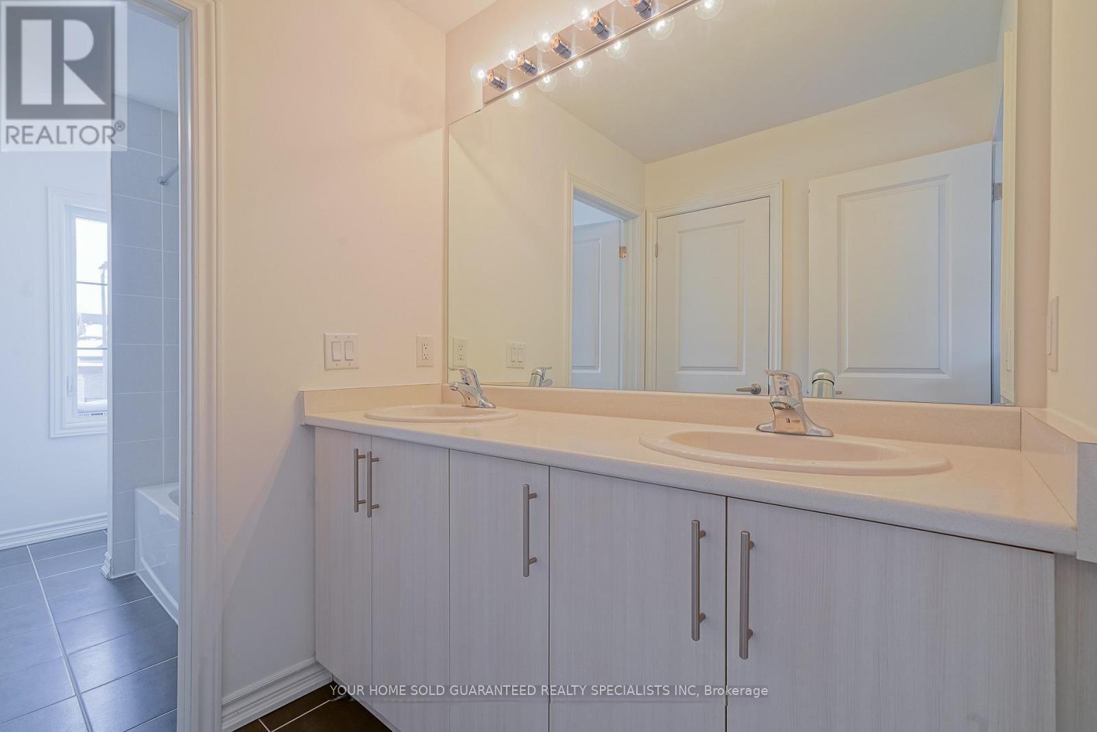 62 CALYPSO AVENUE - 16
