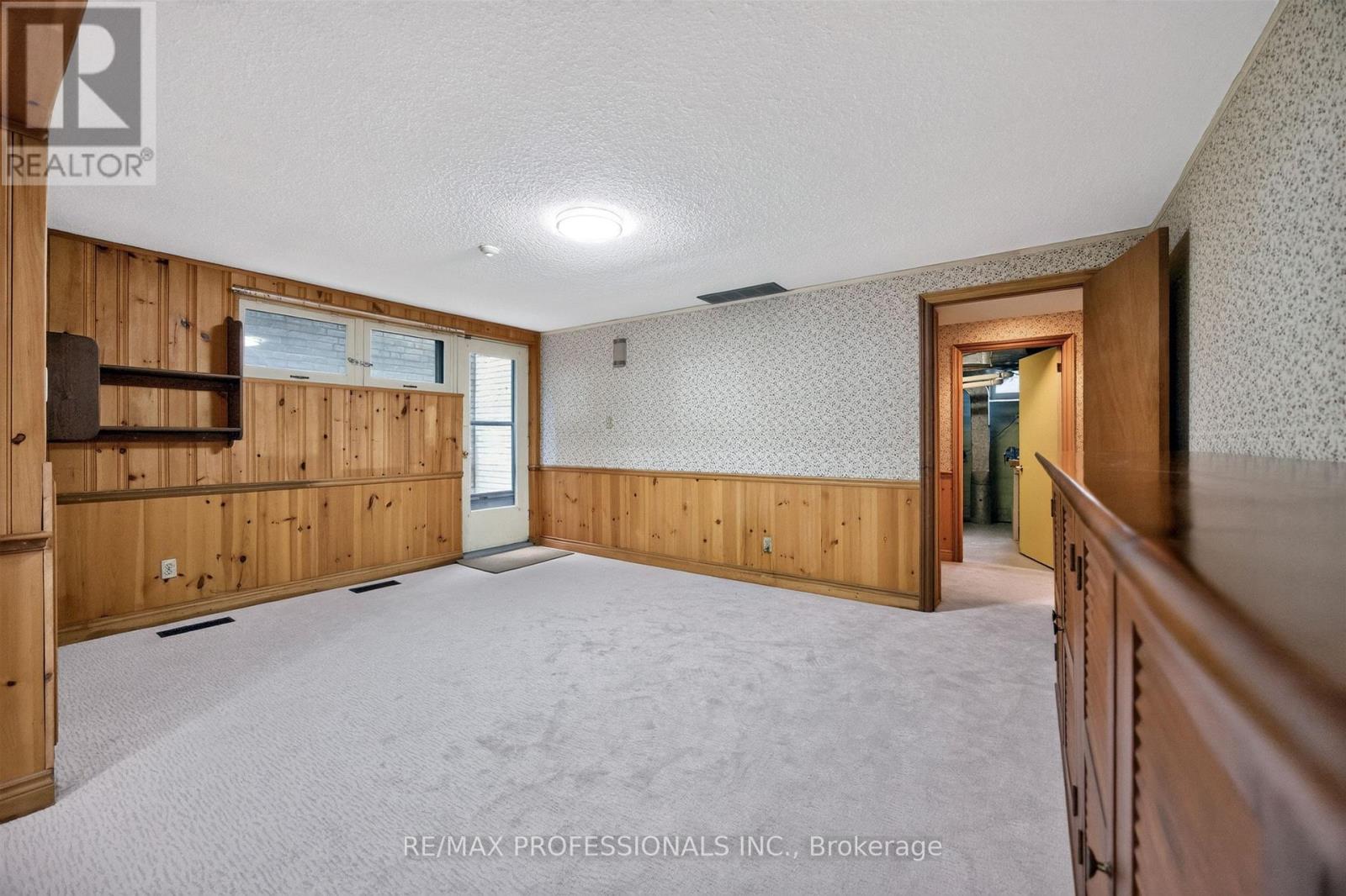 24 BILLY JOEL CRESCENT - 21