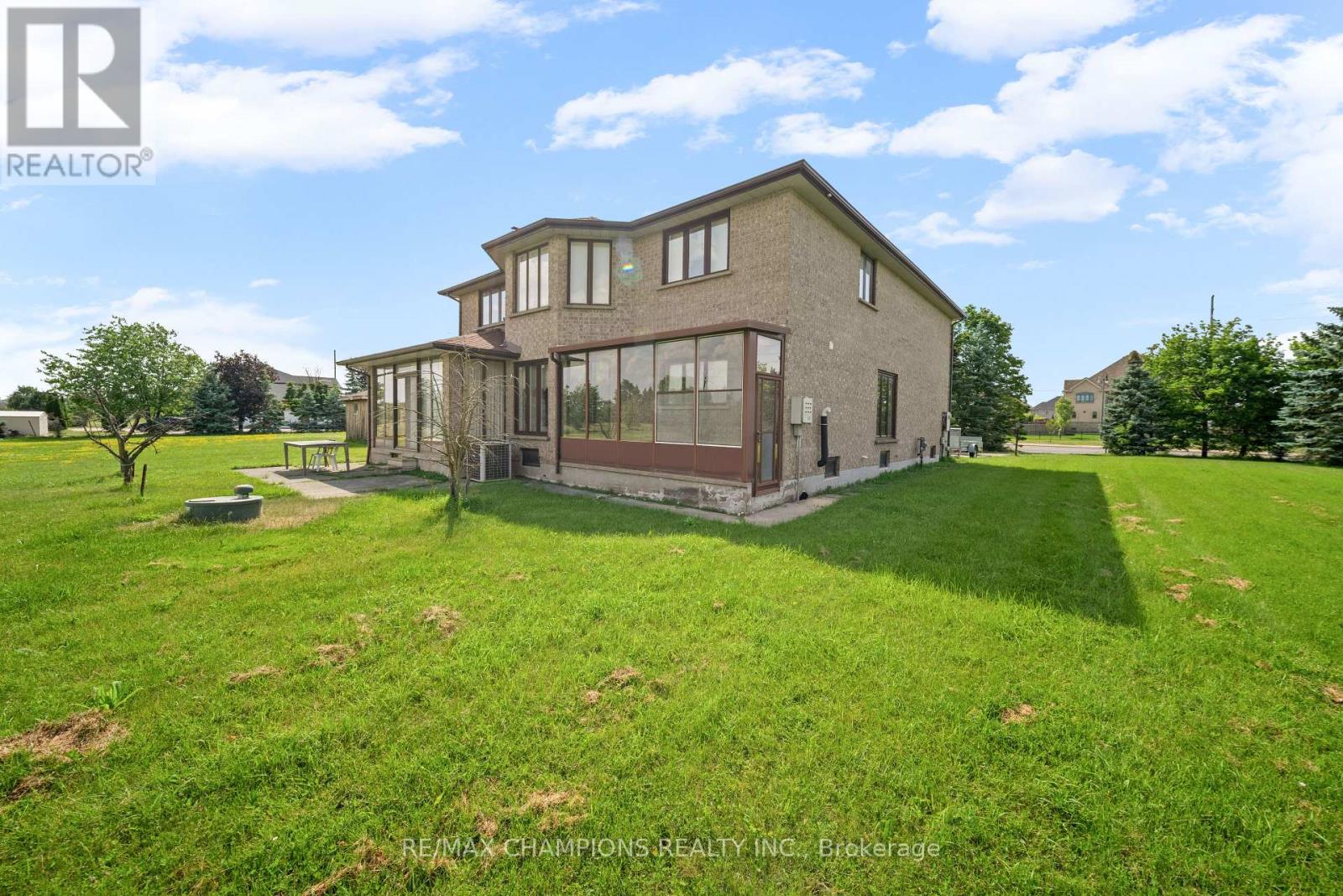 4047 COUNTRYSIDE DRIVE E - 26