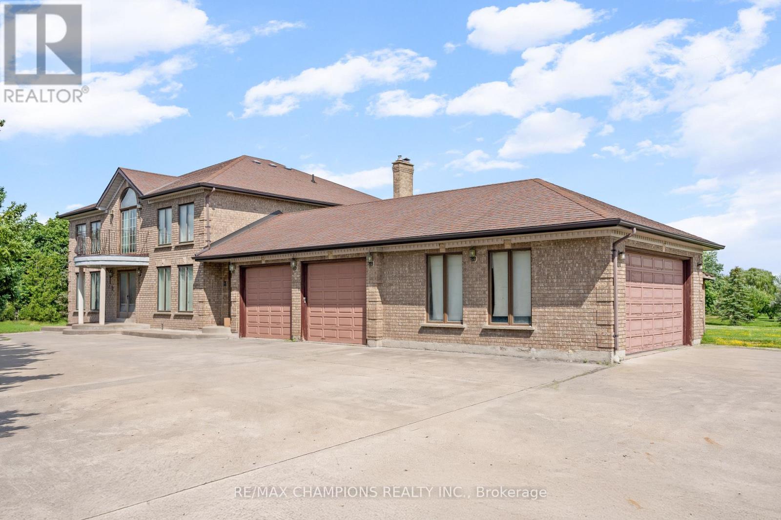 4047 COUNTRYSIDE DRIVE E - 3
