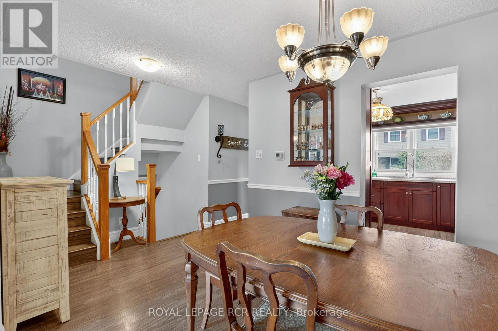 #12 2825 GANANOQUE DRIVE - 16