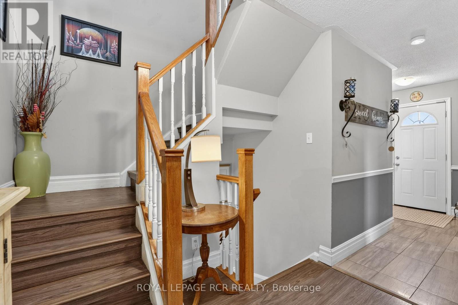 #12 2825 GANANOQUE DRIVE - 21