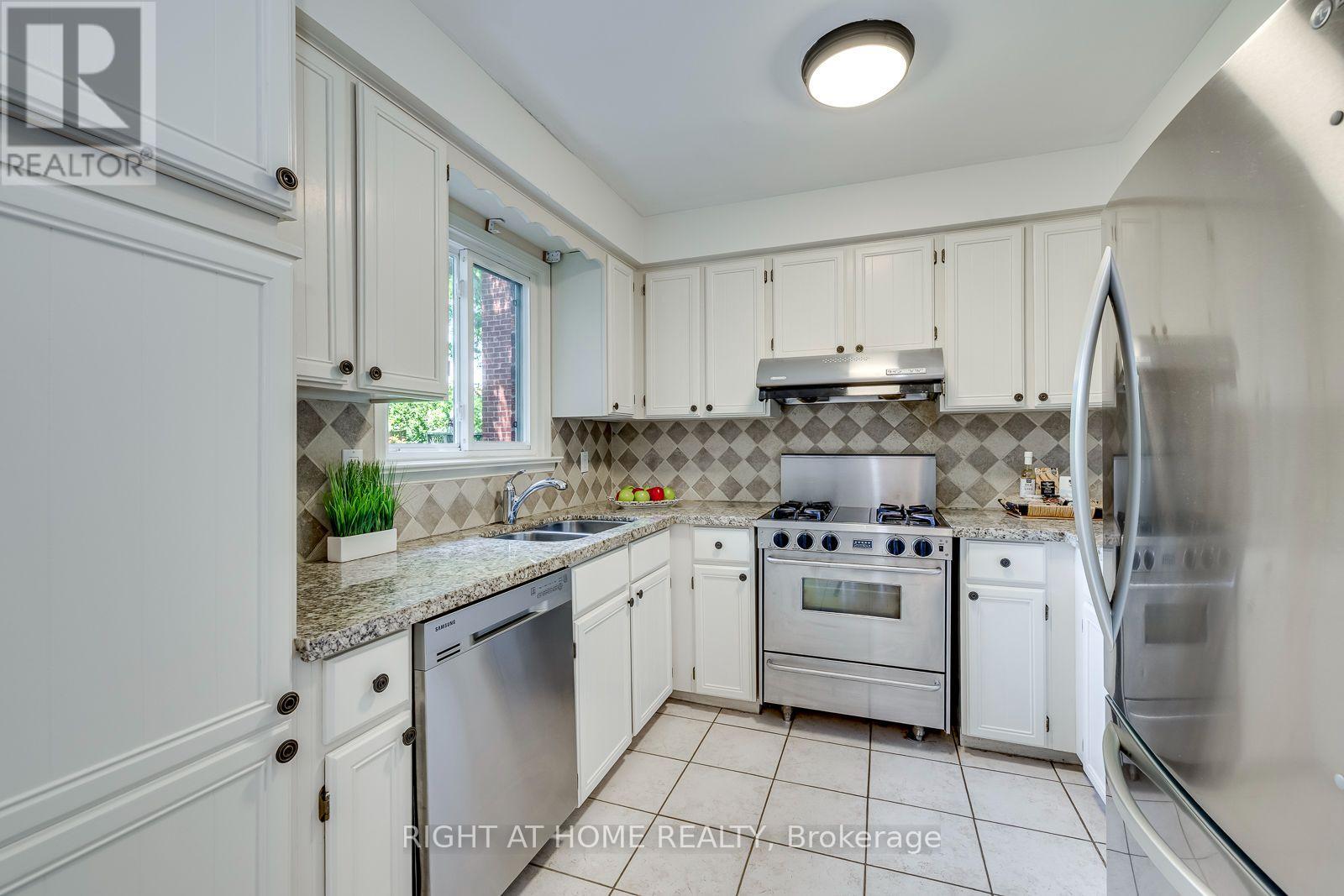 1025 VANIER DRIVE - 10