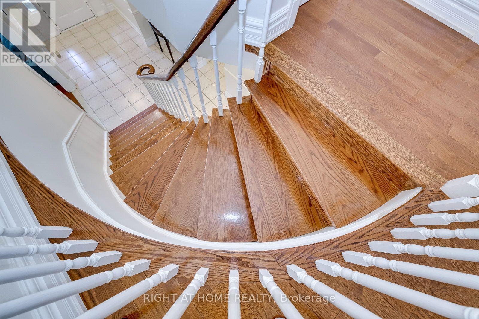 1025 VANIER DRIVE - 19