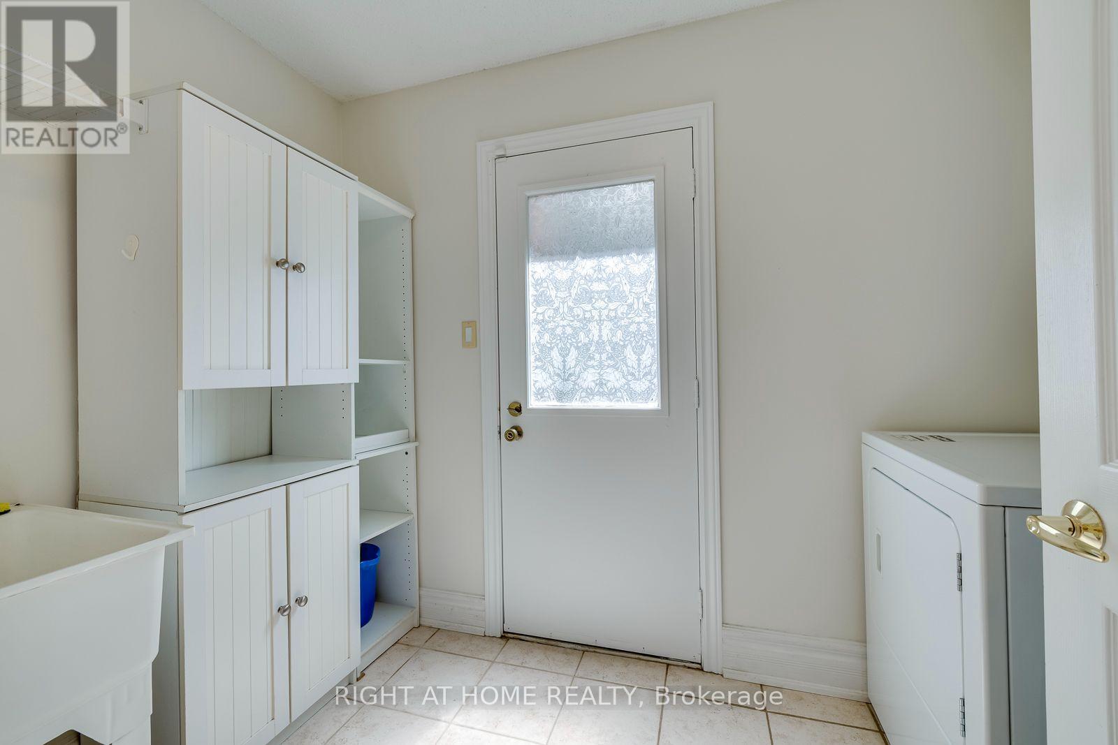 1025 VANIER DRIVE - 35