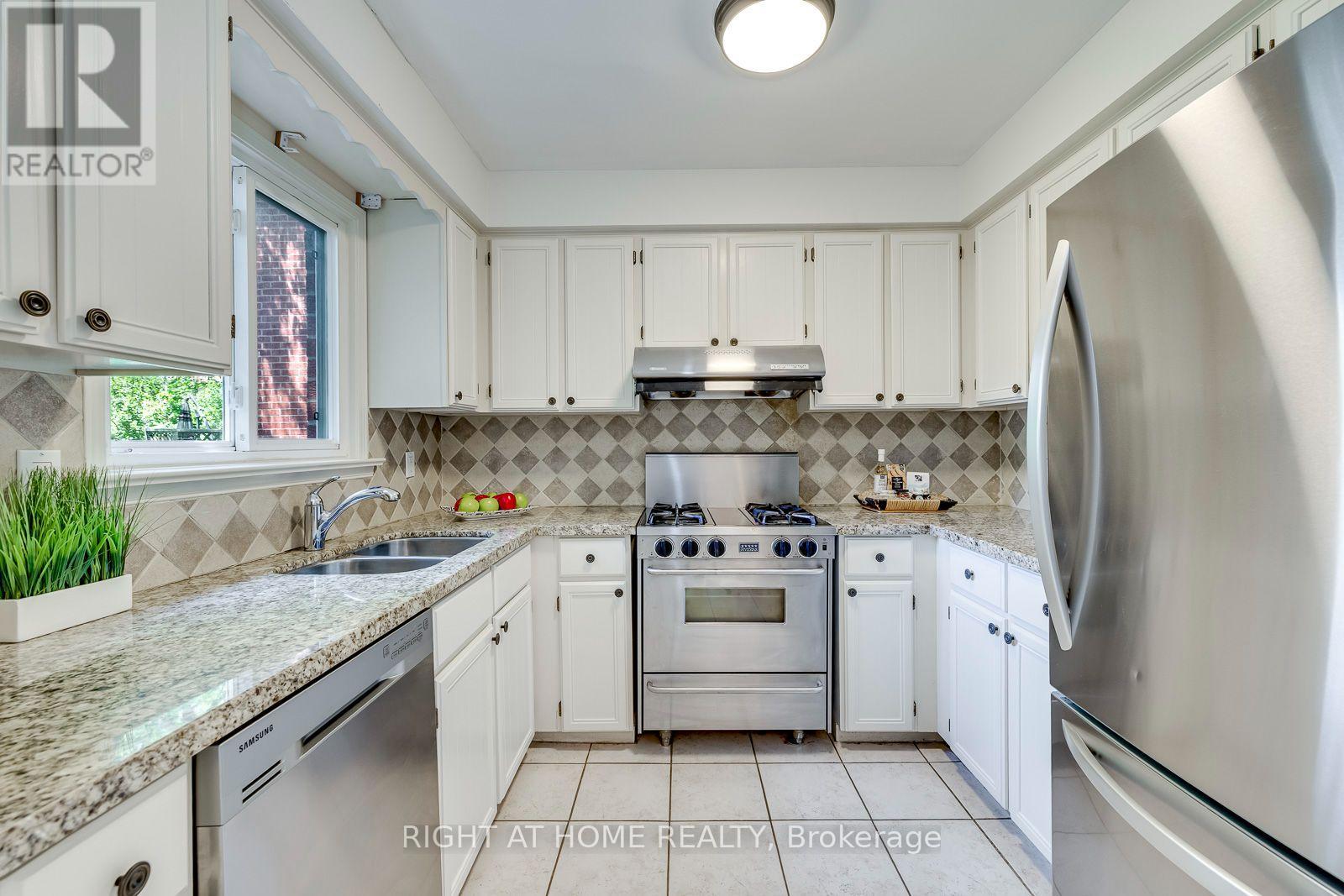 1025 VANIER DRIVE - 9
