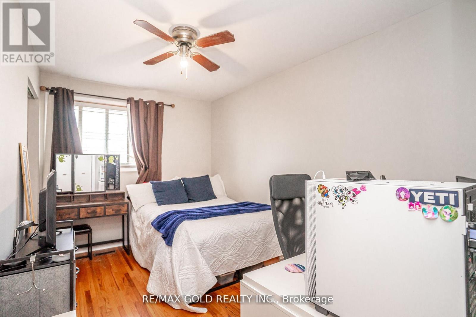 9 MORDON COURT - 16