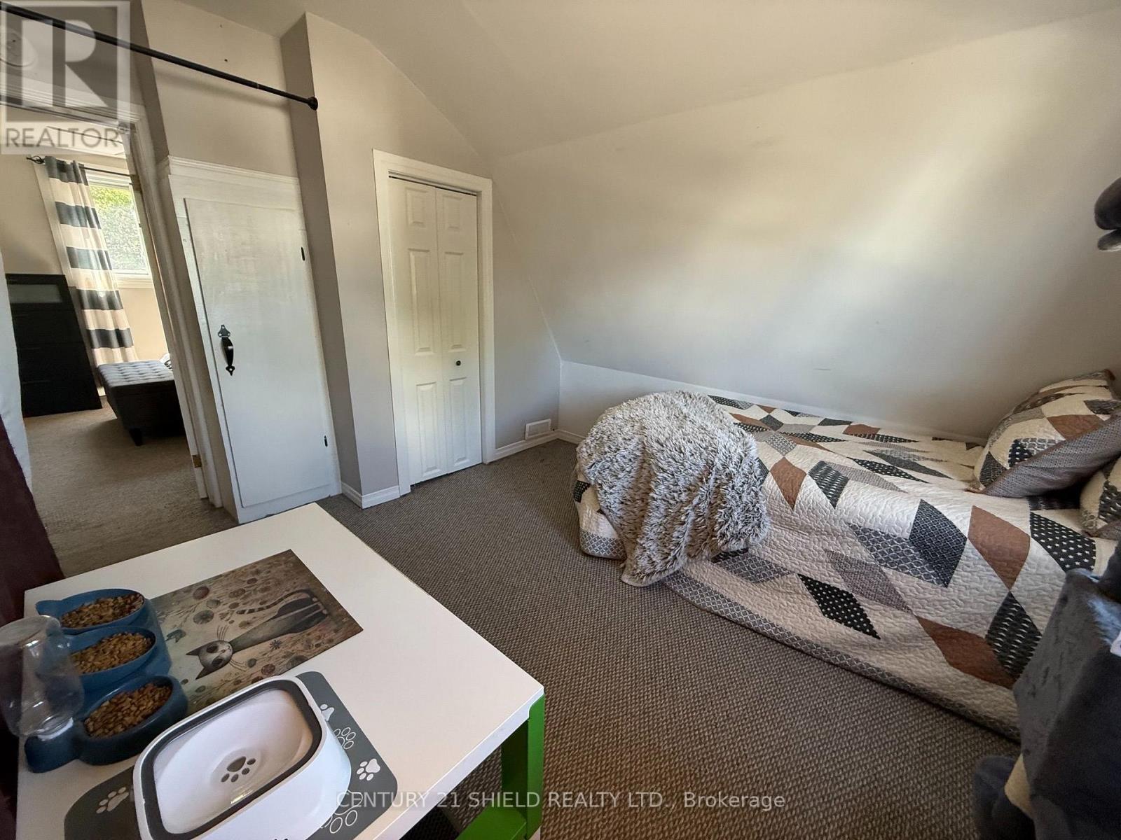 31 CARTIER AVENUE - 30