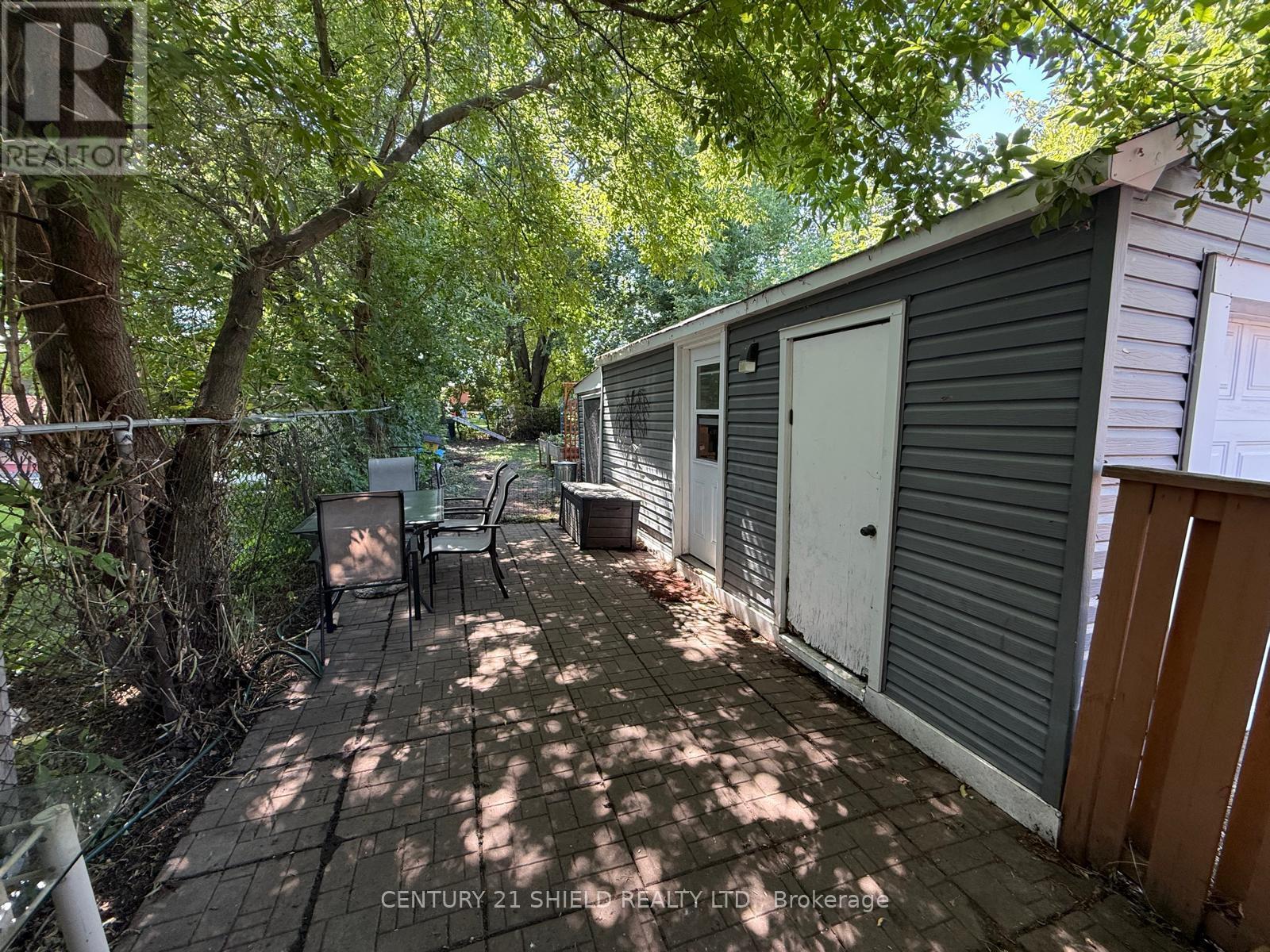 31 CARTIER AVENUE - 6