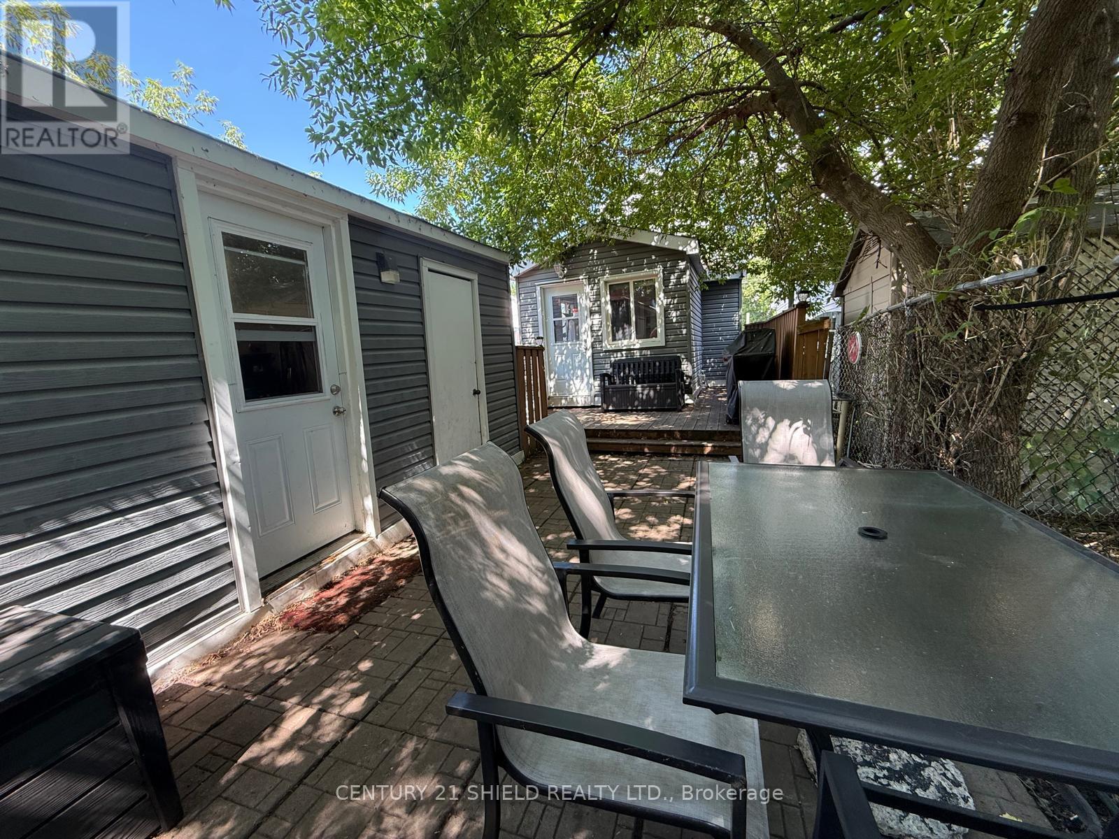 31 CARTIER AVENUE - 8