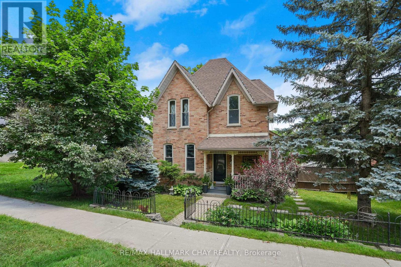 321 OWEN SOUND STREET - 1