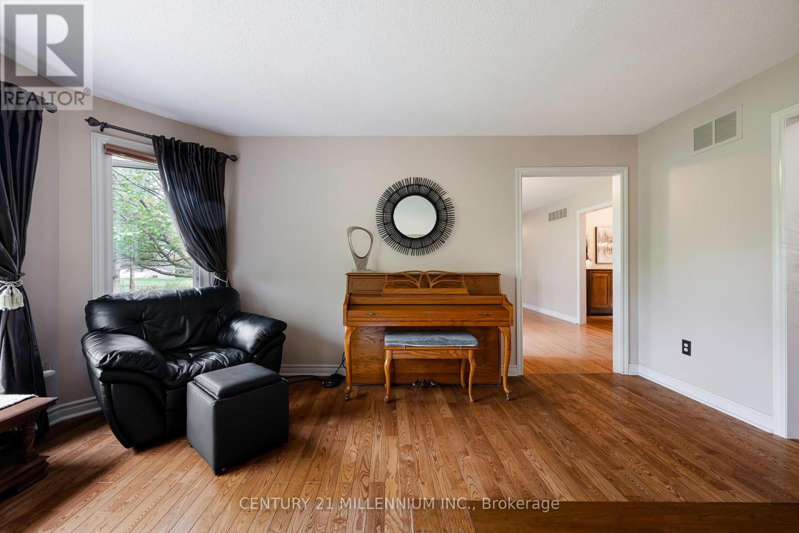 4 BRUCEDALE BOULEVARD - 11