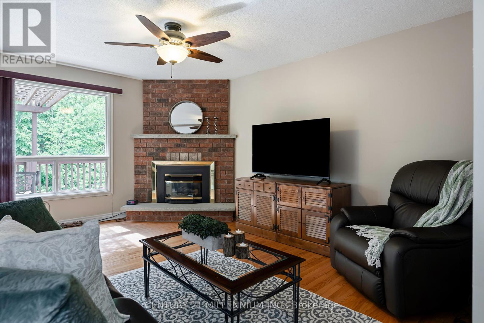 4 BRUCEDALE BOULEVARD - 12
