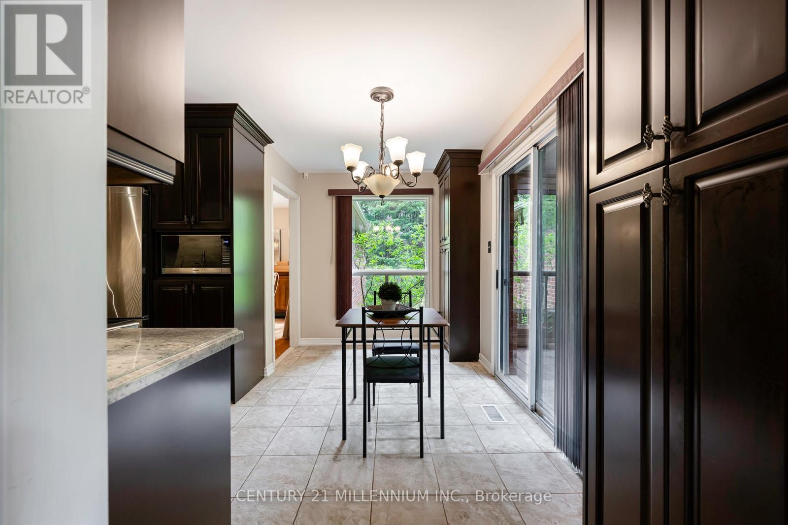 4 BRUCEDALE BOULEVARD - 19