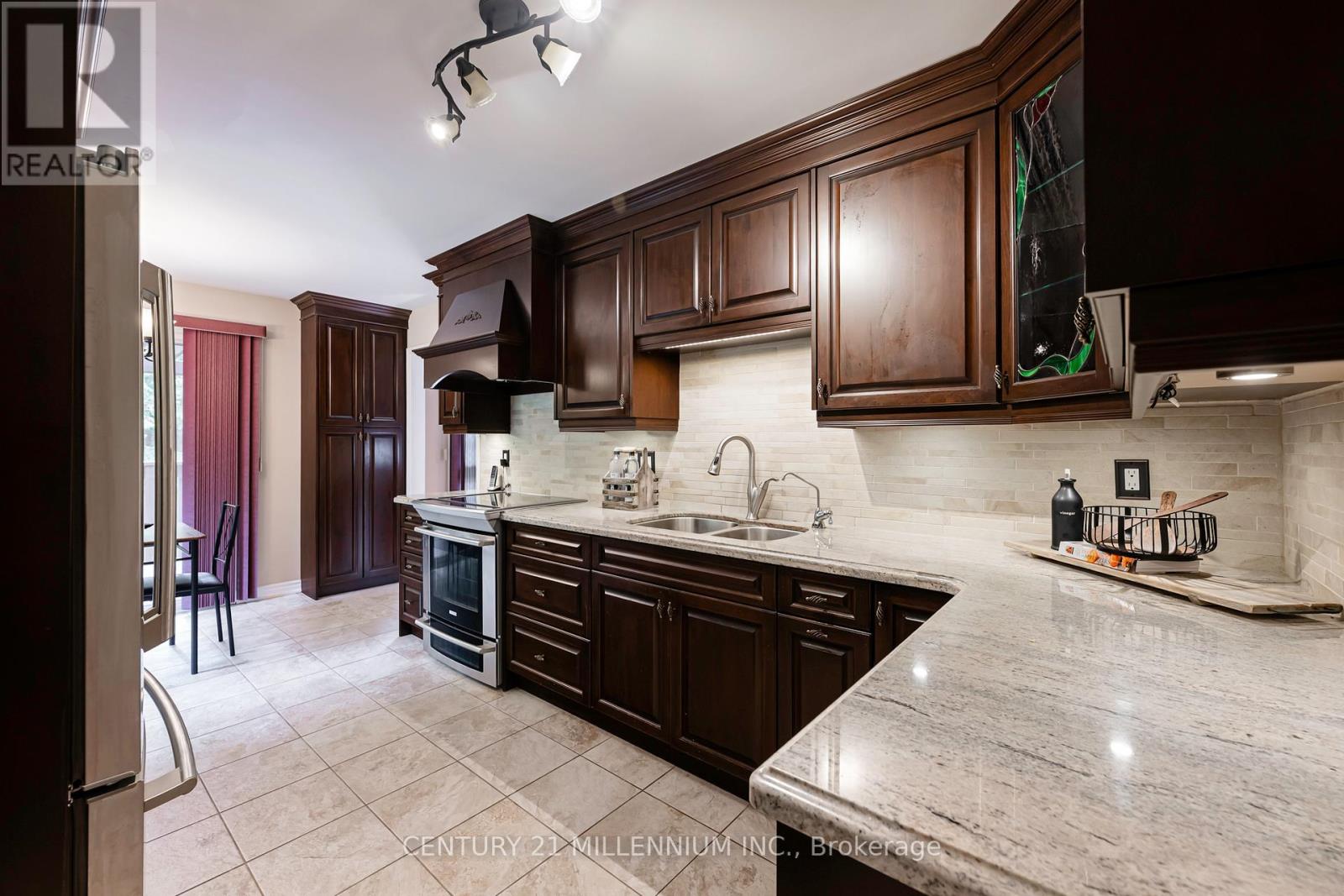 4 BRUCEDALE BOULEVARD - 20
